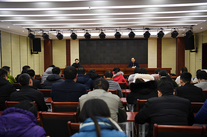 市城投公司組織員工學(xué)習(xí)&ldquo;企業(yè)營銷策略與方案&rdquo;專題培訓(xùn)暨&ldquo;基礎(chǔ)營養(yǎng)學(xué)、常見運動損傷及病理學(xué)&rdquo;公益講座